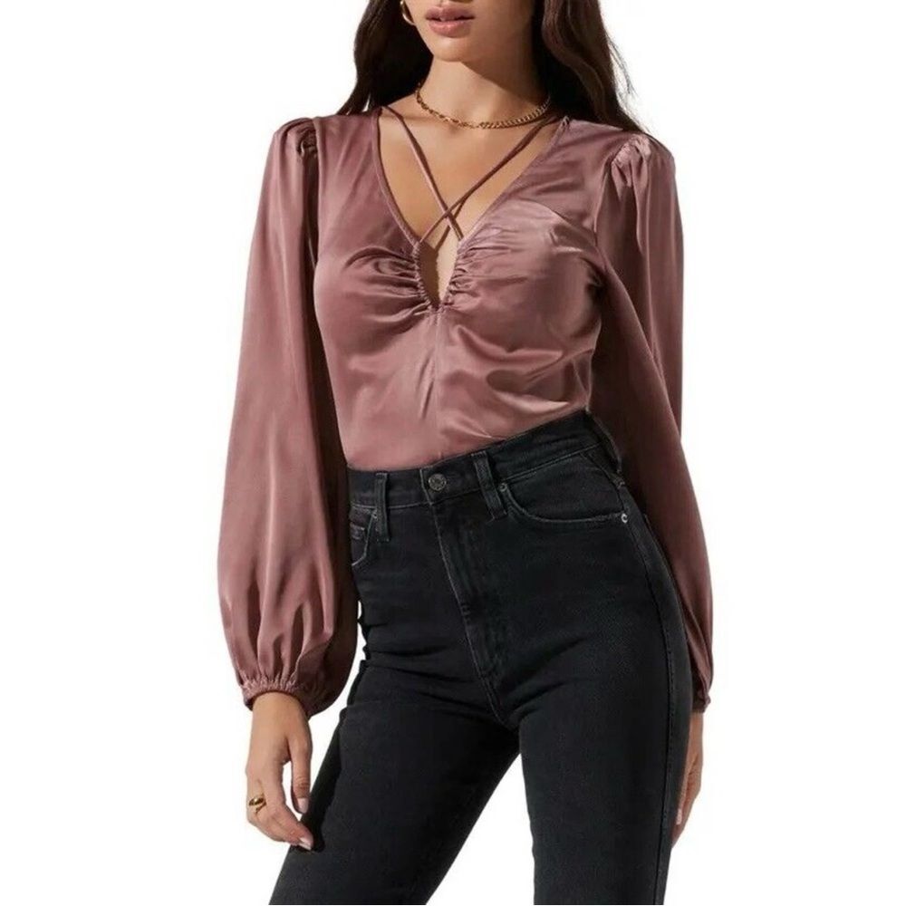 ASTR Satin Ruched Keyhole Cutout Blouse in Mauve